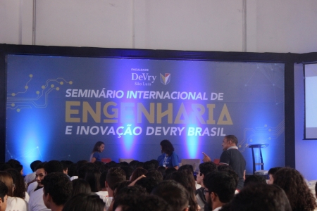 Alunos Upaon prestigiam o Seminário Internacional de Engenharia e Inovação da DeVry Brasil